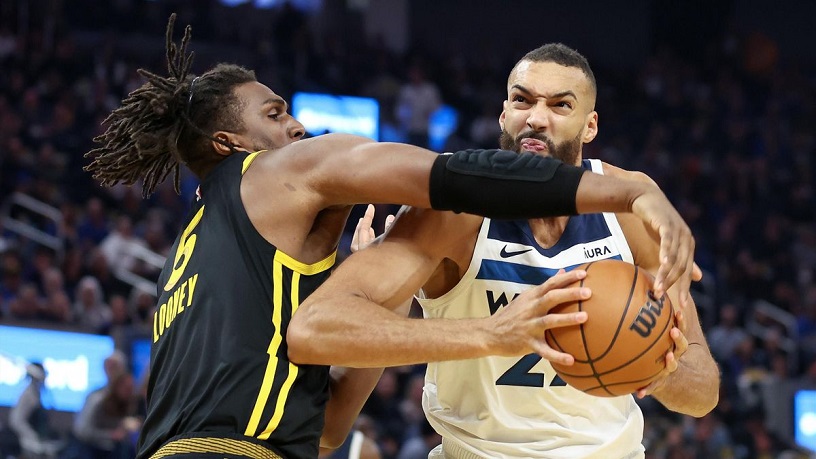 Estalla una escena de pelea durante el juego Golden State Warriors vs.Minnesota Timberwolves